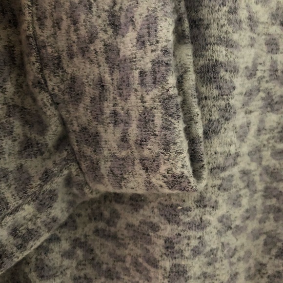 Buffalo by David Bitton grey soft cheetah sweater large - Picture 3 of 5